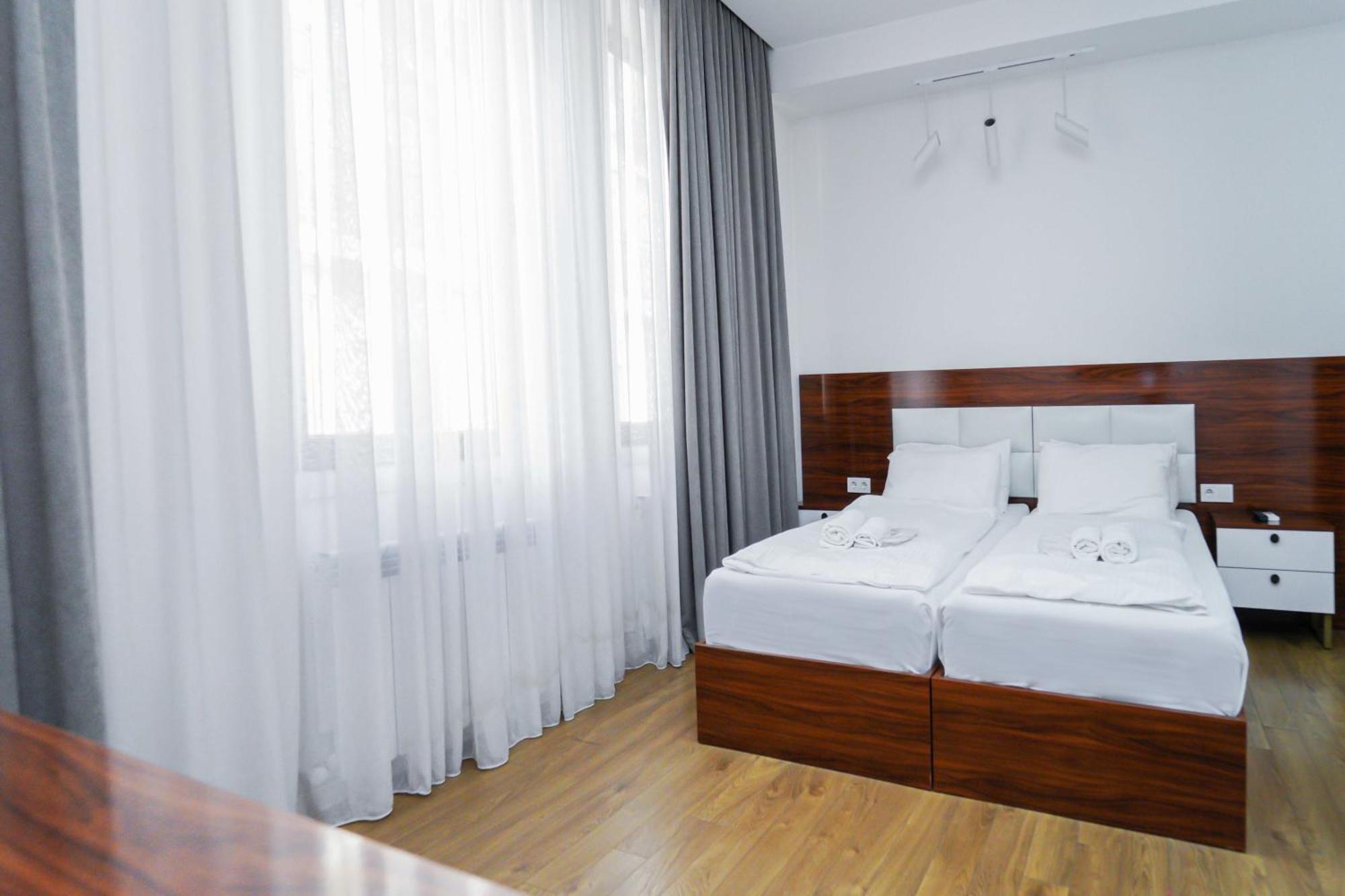 Hotel Type Rooms On Avenue Melikishvili, City Center Tbilisi Exterior photo